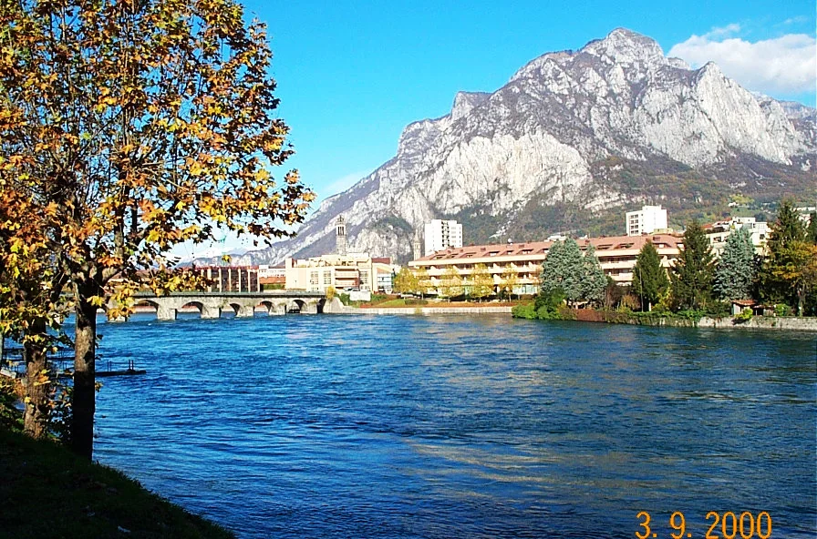 前往 Bellagio 的湖區風景