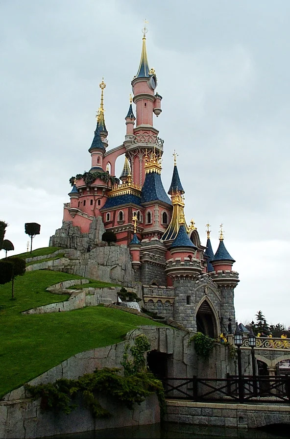 巴黎迪士尼睡美人城堡。
