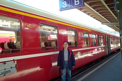 抵達 Engelberg 前的街景與車站周邊。
