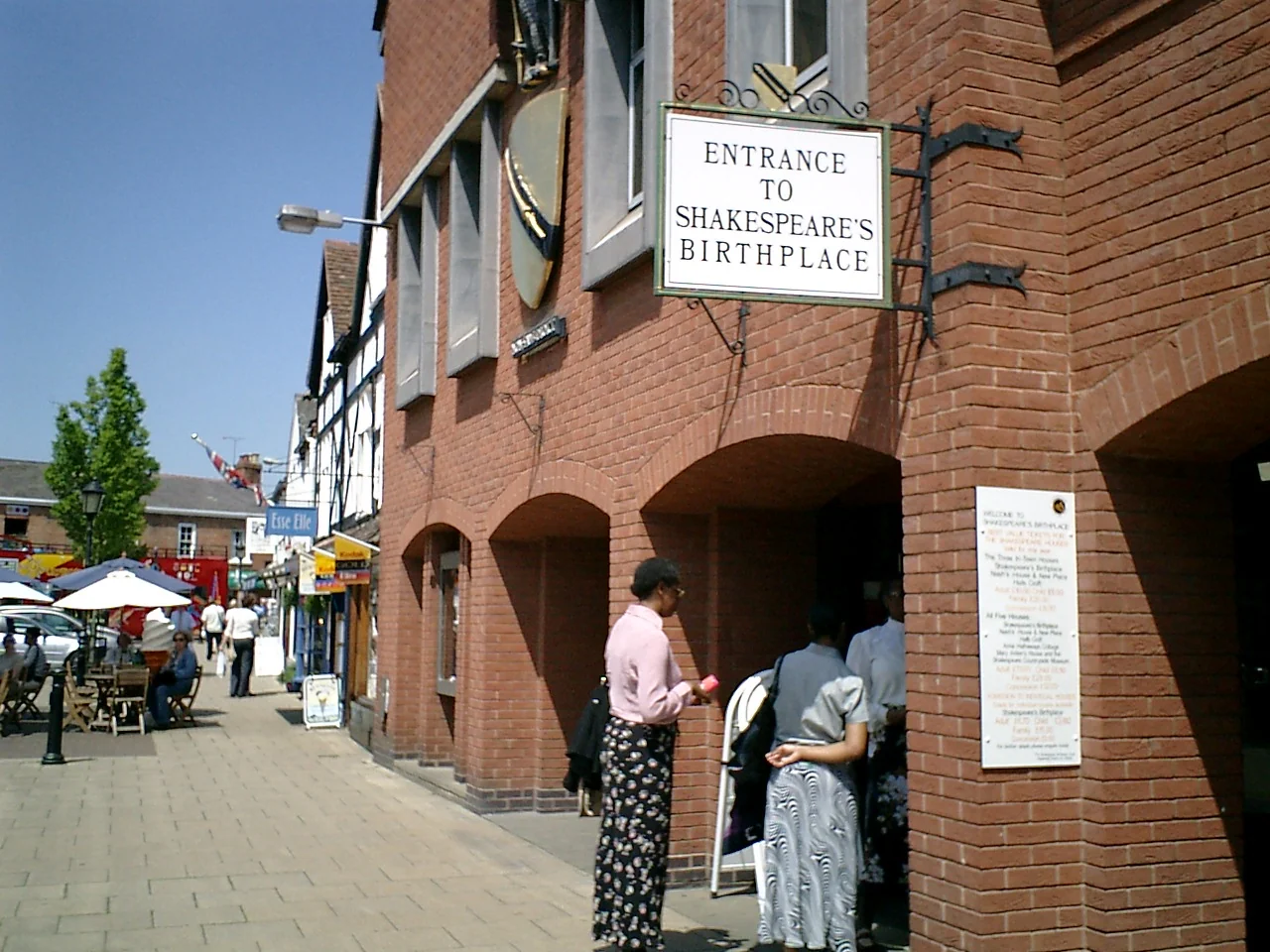 Stratford upon Avon 的莎士比亞故居外觀。