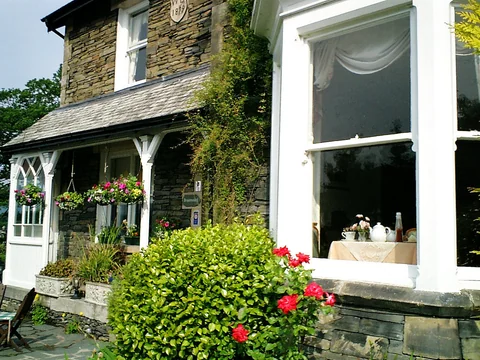 湖區旅程期間住宿的 B&B 外觀。