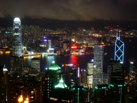 從太平山俯瞰維多利亞港與香港島夜景