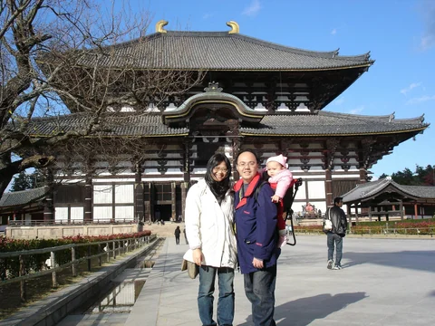 家人在東大寺前合照。