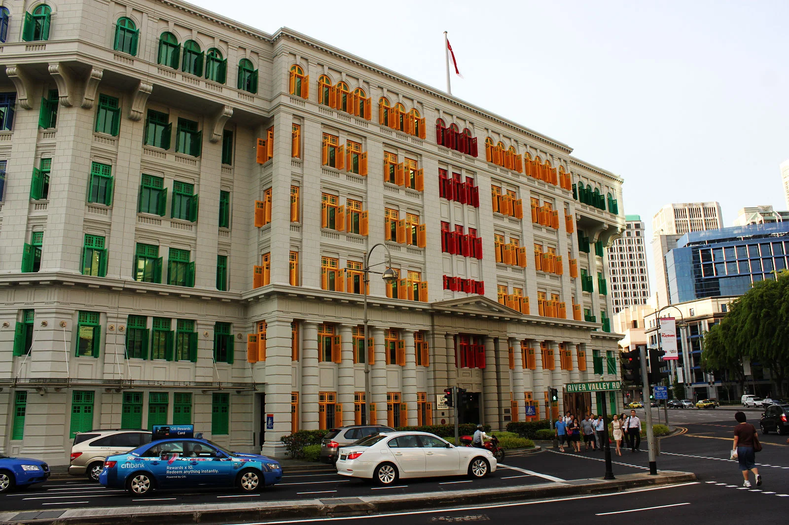 河岸附近具特色的警察局建築。