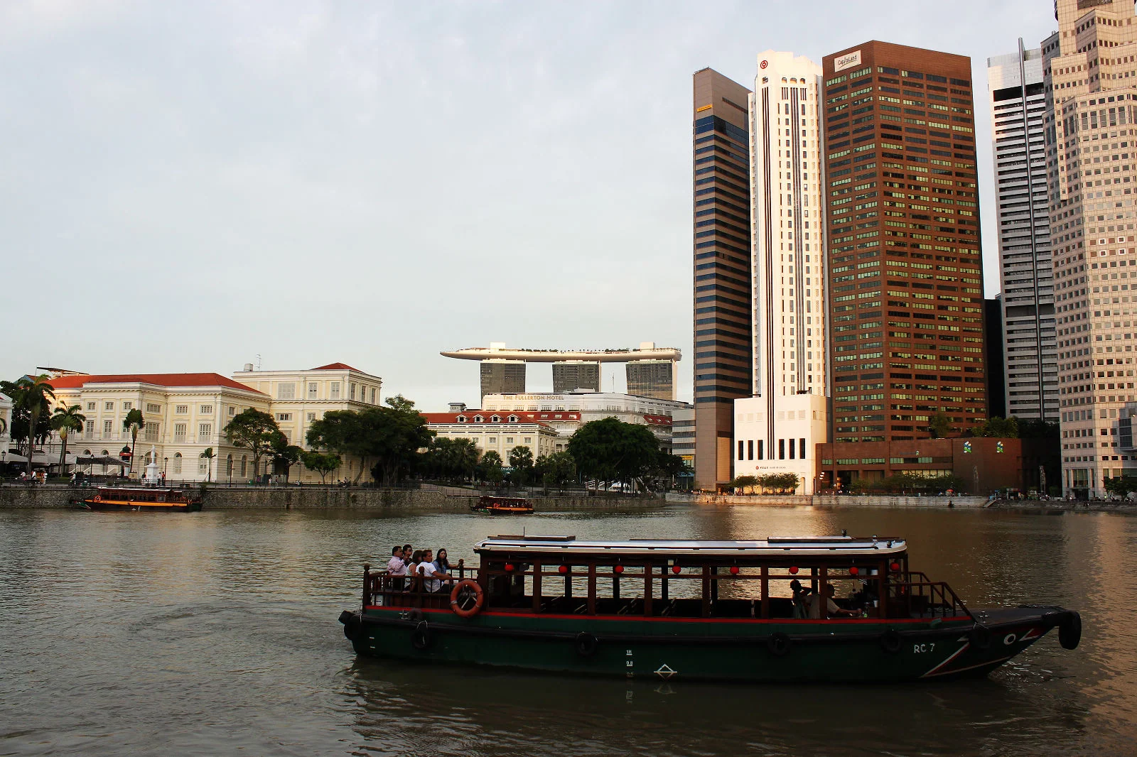 從餐廳座位望出去的新加坡河景。