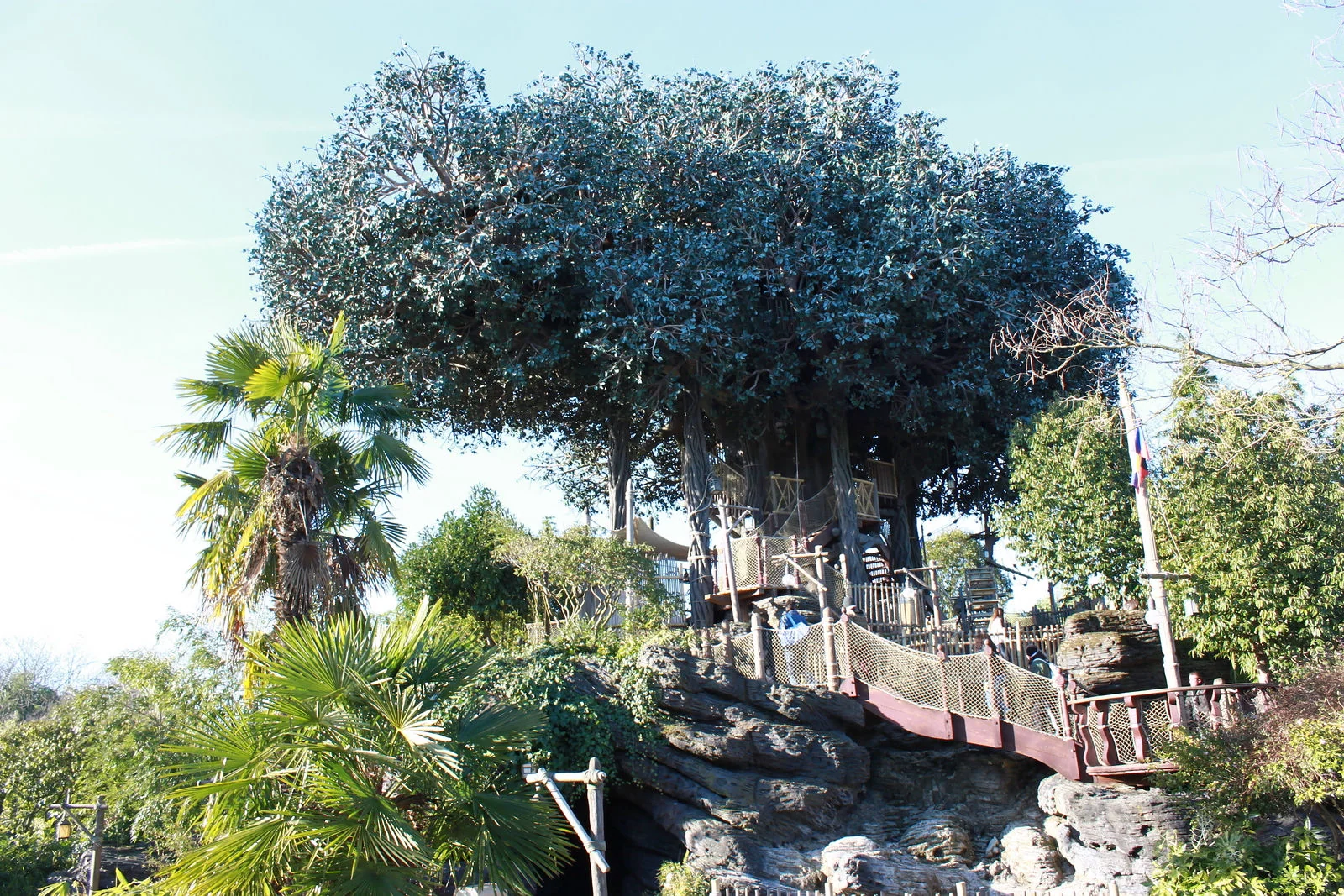 Adventureland 裡的泰山樹屋。