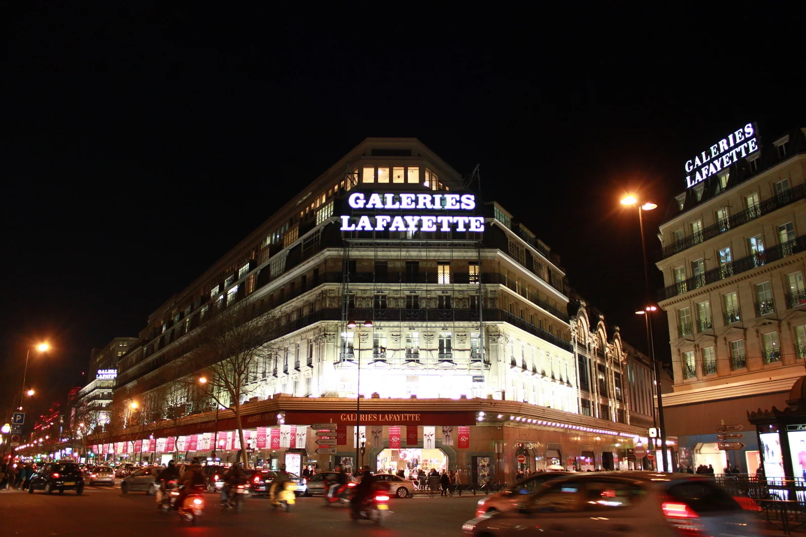 巴黎拉法葉百貨夜景