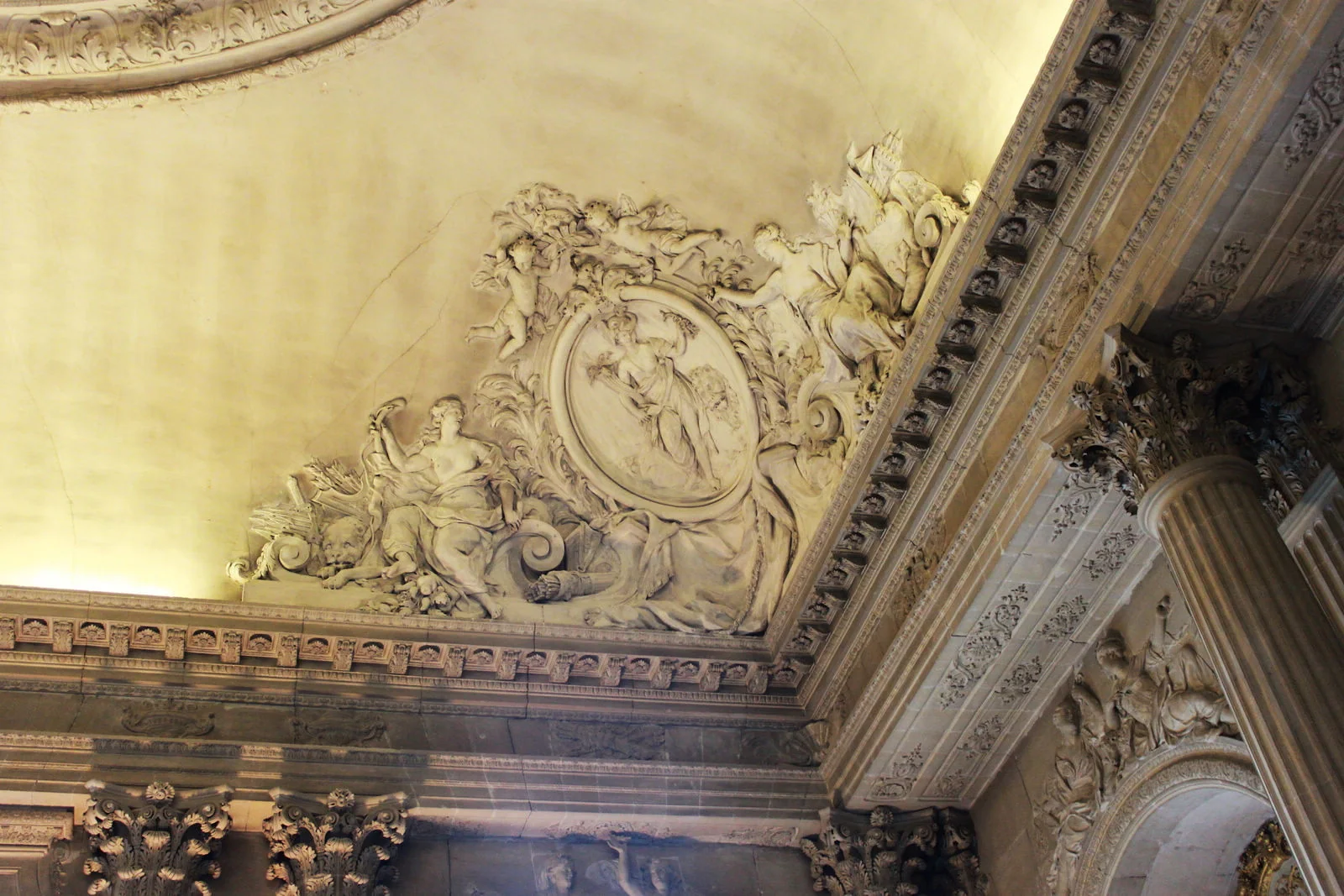 來到海格立斯廳(Salon d'Hercule)