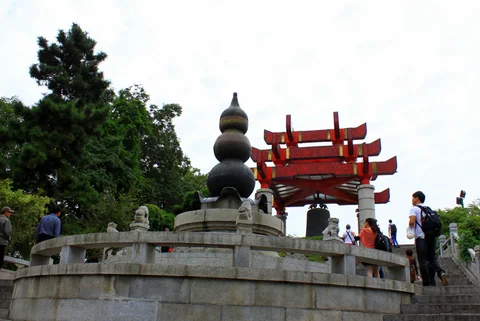 三層葫蘆形樓頂構件