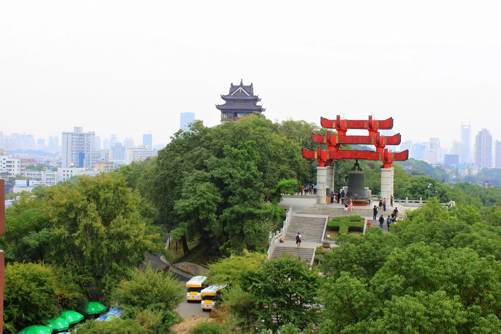 黃鶴樓旁的白雲閣