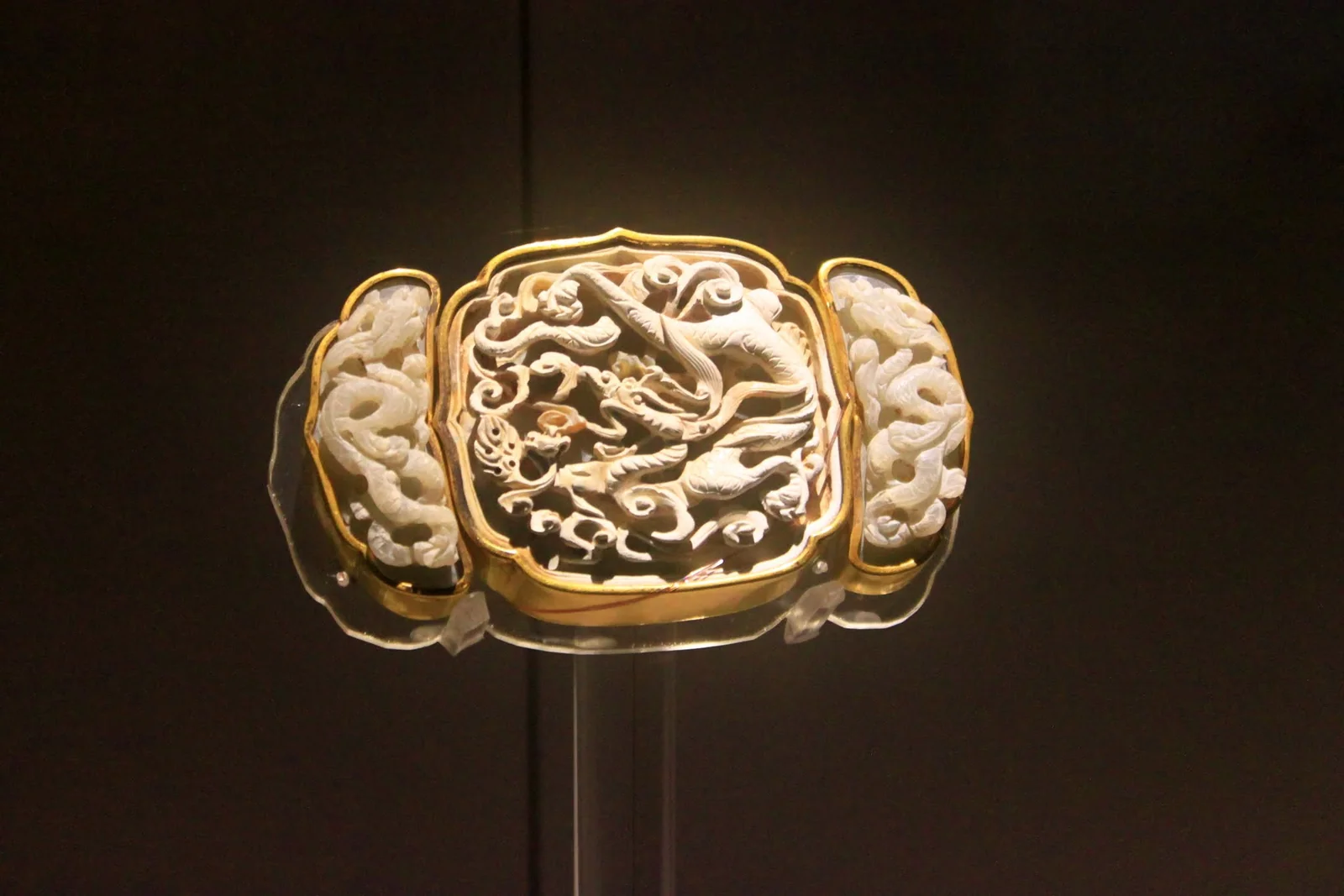 梁莊王墓展品